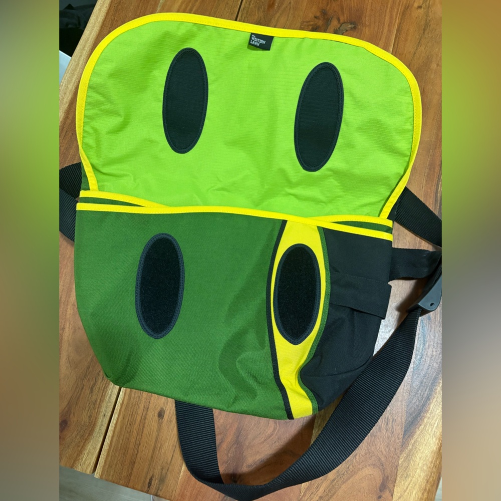 Crumpler messenger bag - Picture 5 of 8